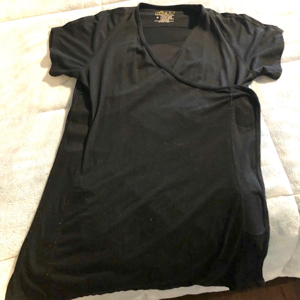 Nuroo Black Tee Size Medium